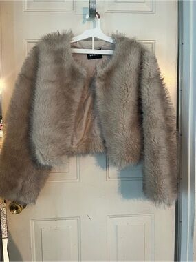 Faux Fur Crop Jacket - Taupe